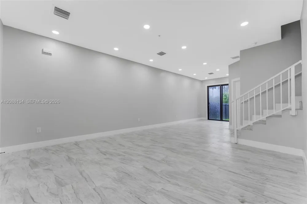 1962 NW 107th St Miami, FL 33167