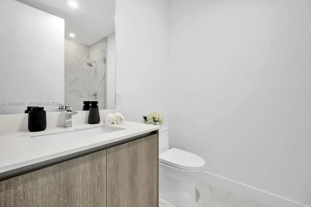 17550 Collins Ave #1003 Sunny Isles Beach, FL 33160