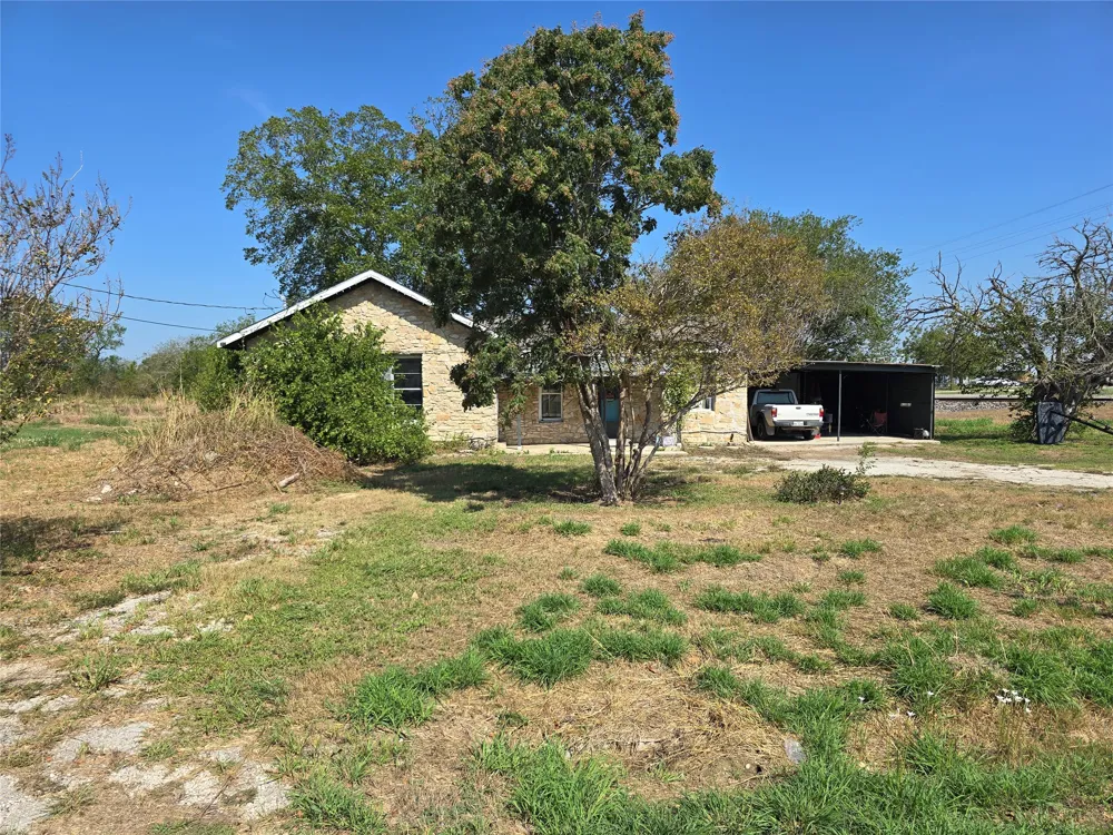 16 Church Street Maxwell, TX 78656