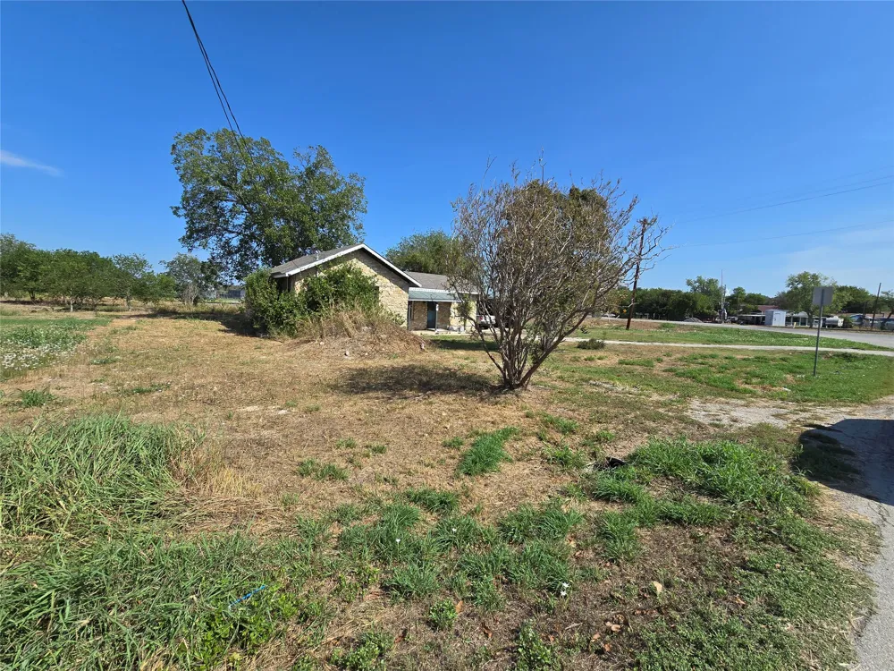 16 Church Street Maxwell, TX 78656