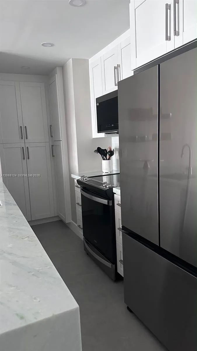 1980 S Ocean Dr #8D Hallandale Beach, FL 33009