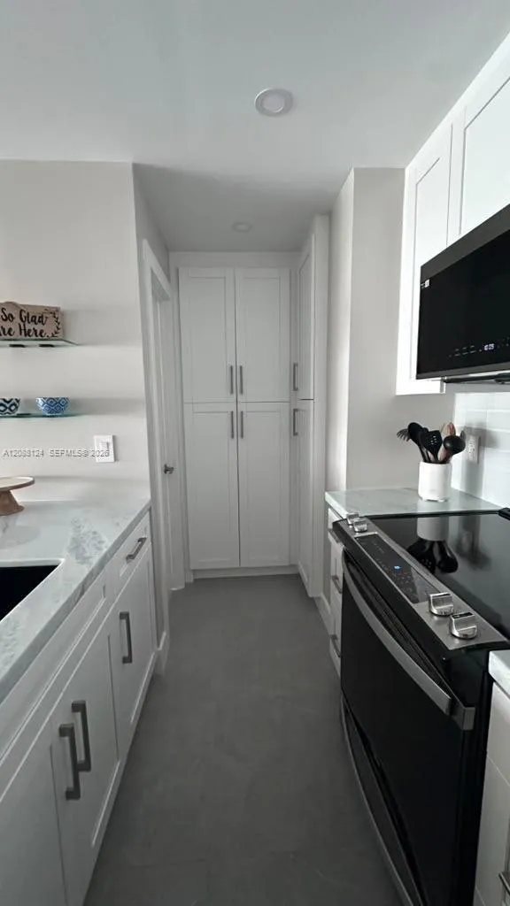 1980 S Ocean Dr #8D Hallandale Beach, FL 33009