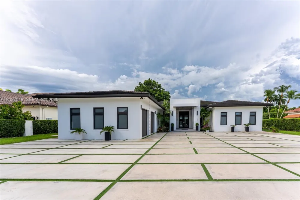 11681 SW 93rd St Miami, FL 33176