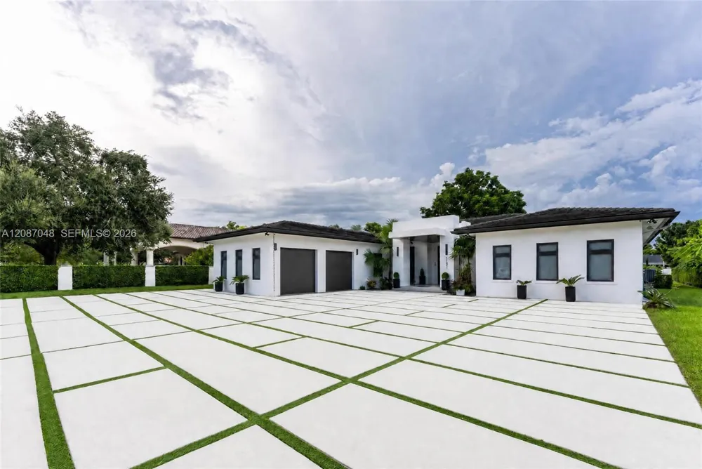 11681 SW 93rd St Miami, FL 33176