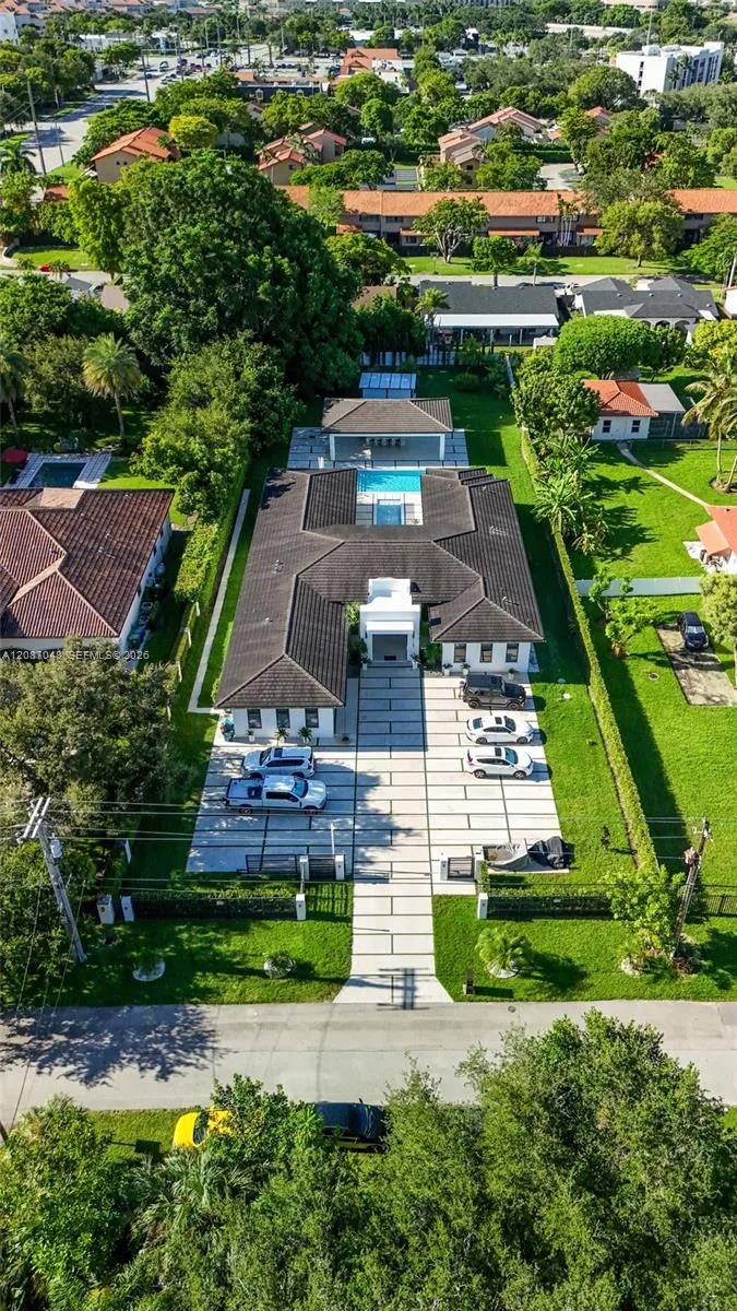 11681 SW 93rd St Miami, FL 33176