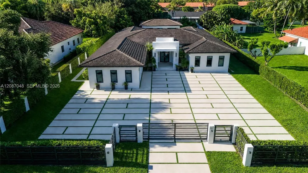 11681 SW 93rd St Miami, FL 33176