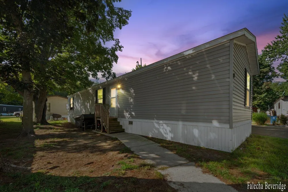 1281 E Pontaluna Road ##101 Norton Shores City, MI 49456