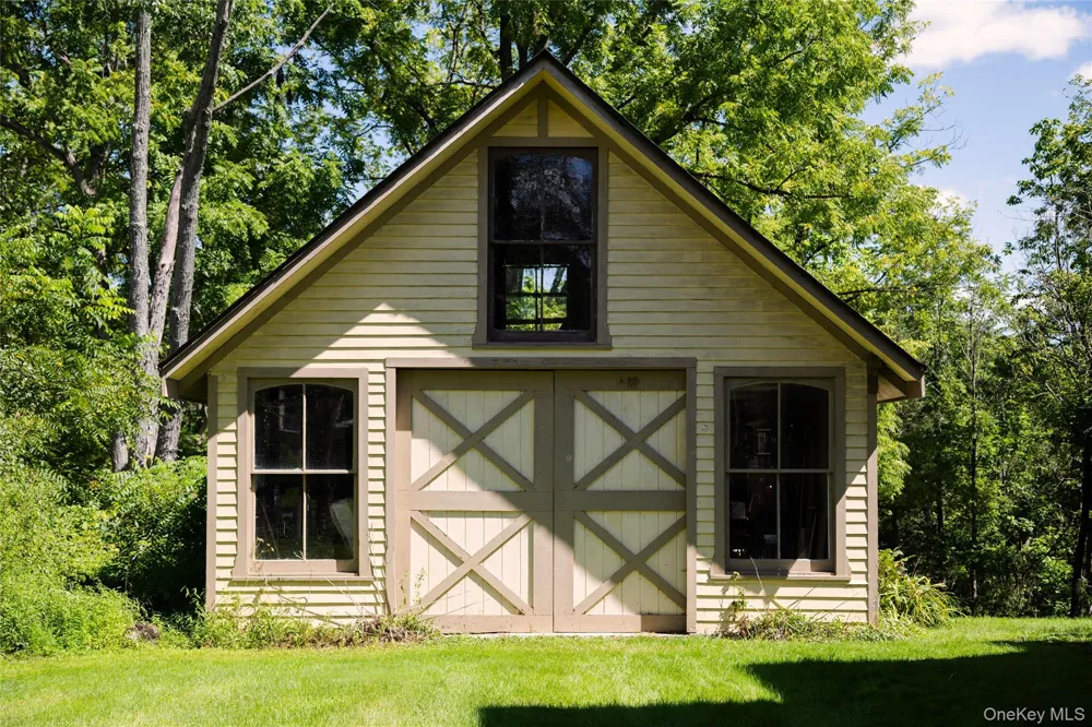 21 North Road Tivoli, NY 12583