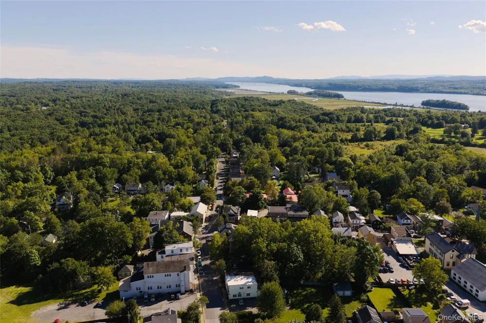 21 North Road Tivoli, NY 12583