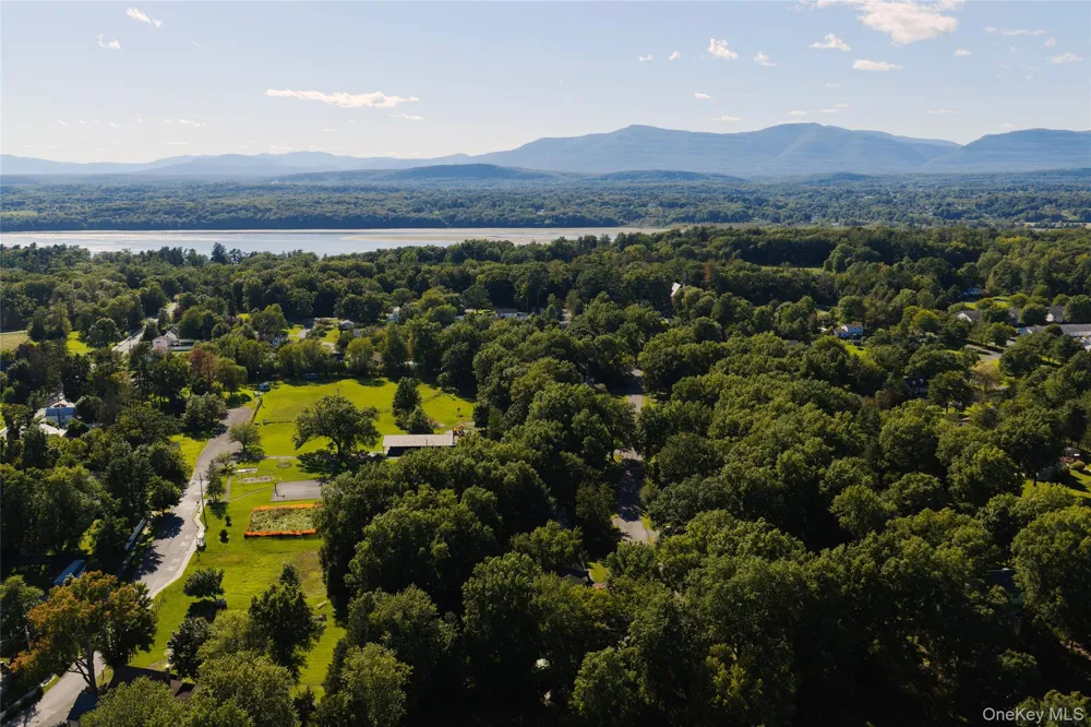 21 North Road Tivoli, NY 12583