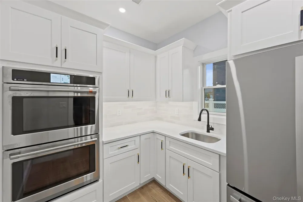 712 Bach Court Westbury, NY 11590
