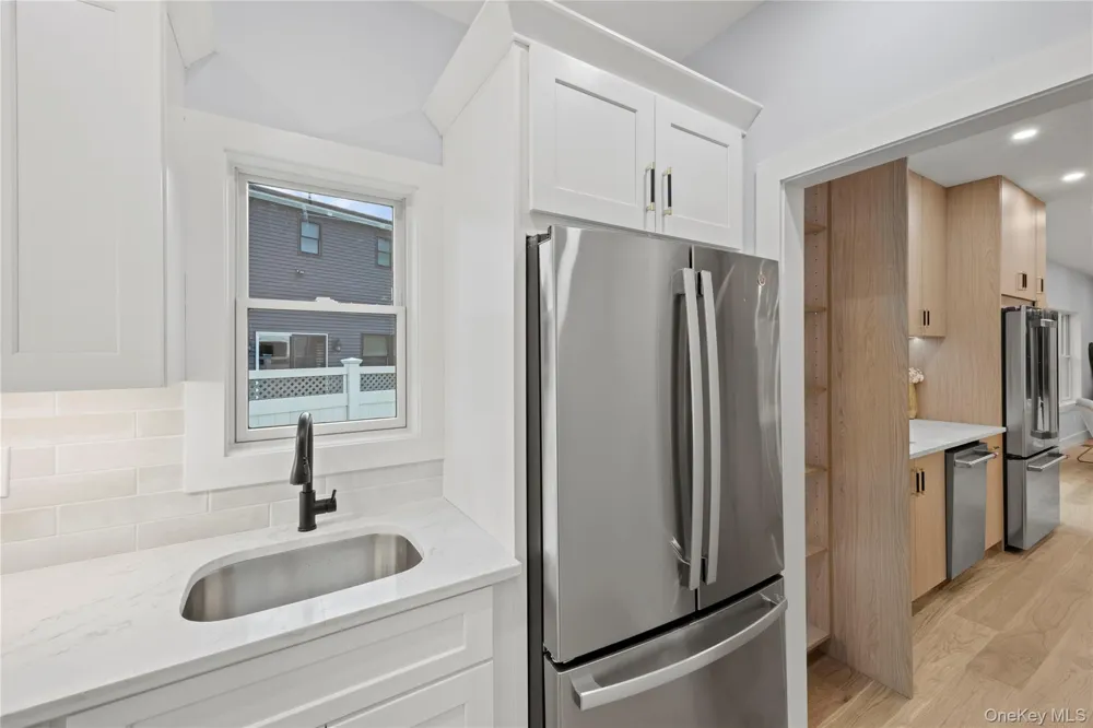 712 Bach Court Westbury, NY 11590