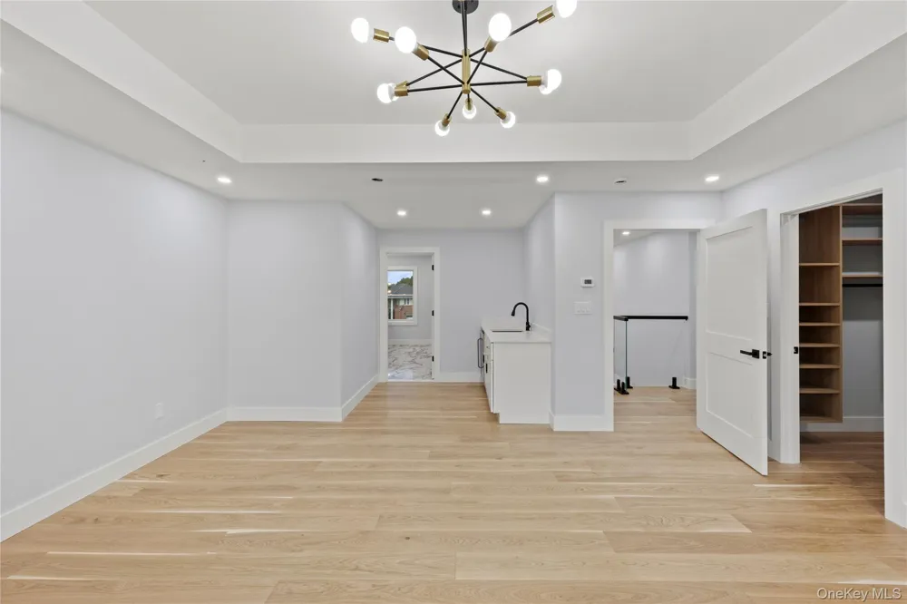 712 Bach Court Westbury, NY 11590