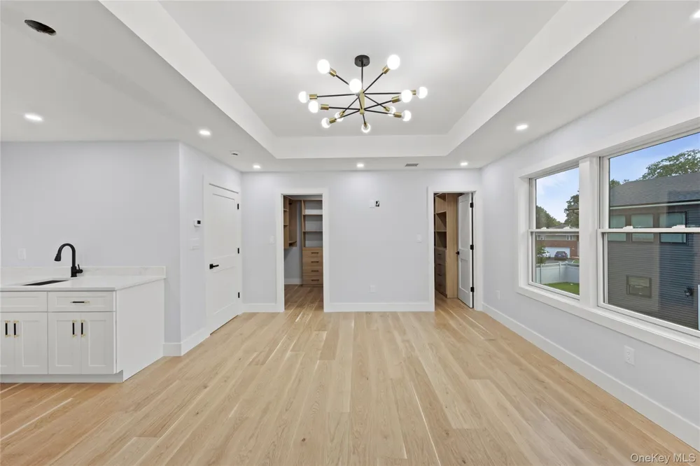 712 Bach Court Westbury, NY 11590