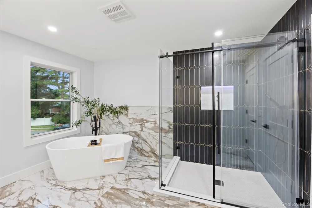 712 Bach Court Westbury, NY 11590