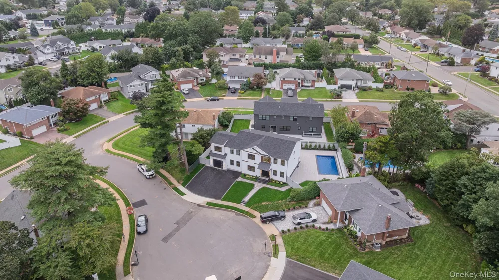 712 Bach Court Westbury, NY 11590
