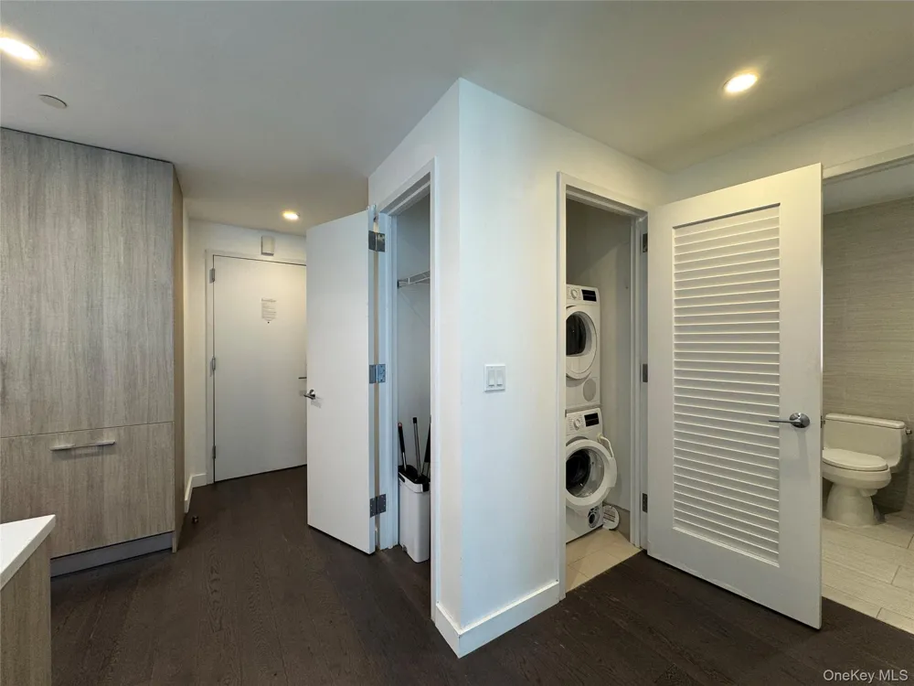 131-05 40 #15L Flushing, NY 11354