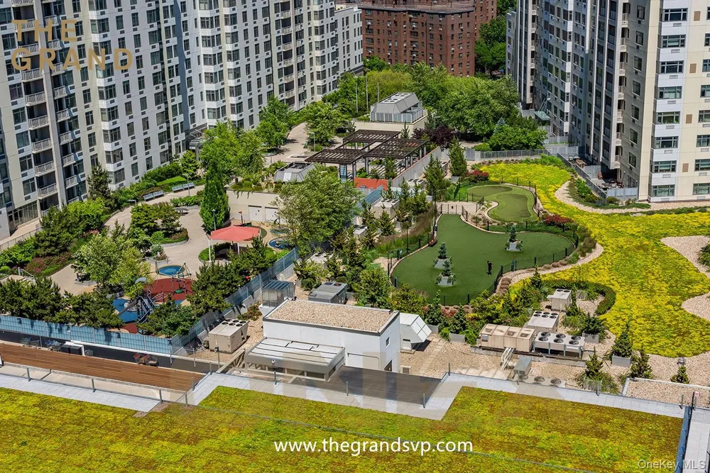 131-05 40 #15L Flushing, NY 11354