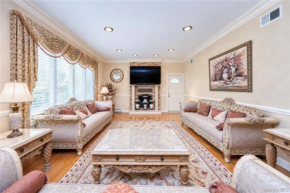 78 Eleanor Street Staten Island, NY 10306