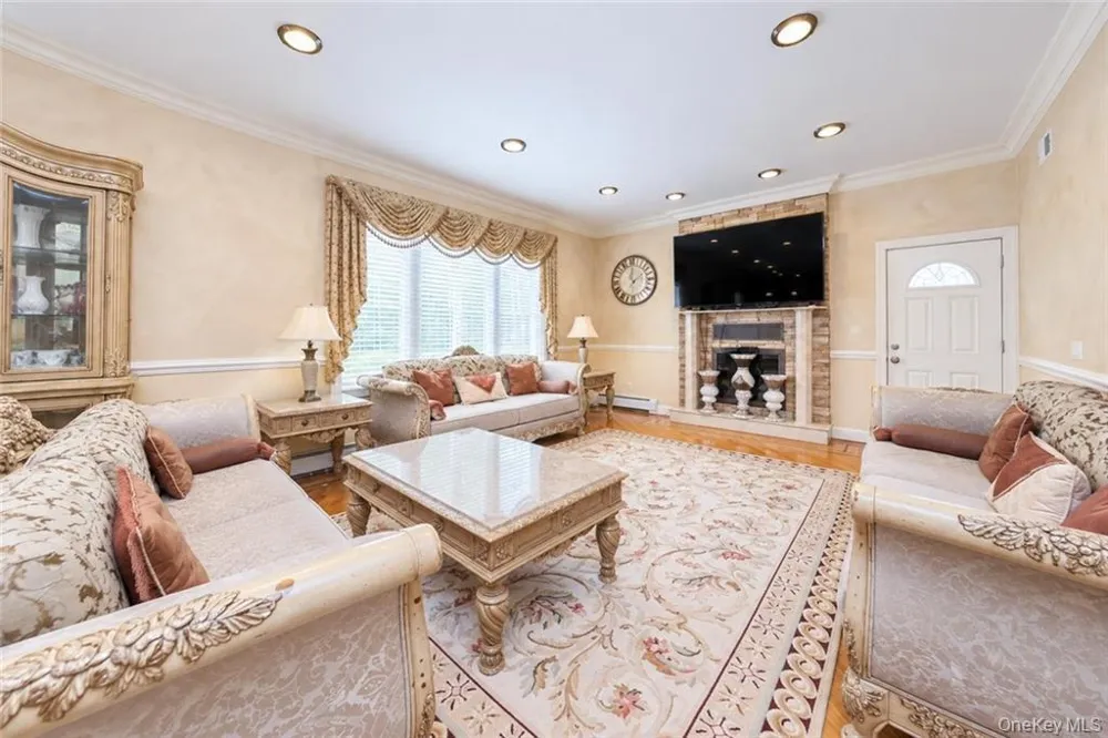 78 Eleanor Street Staten Island, NY 10306