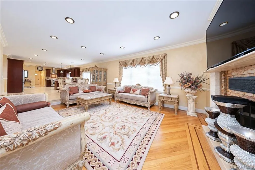 78 Eleanor Street Staten Island, NY 10306