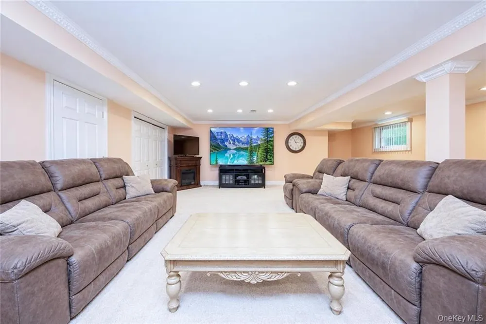 78 Eleanor Street Staten Island, NY 10306