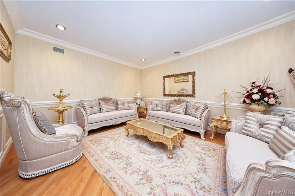 78 Eleanor Street Staten Island, NY 10306