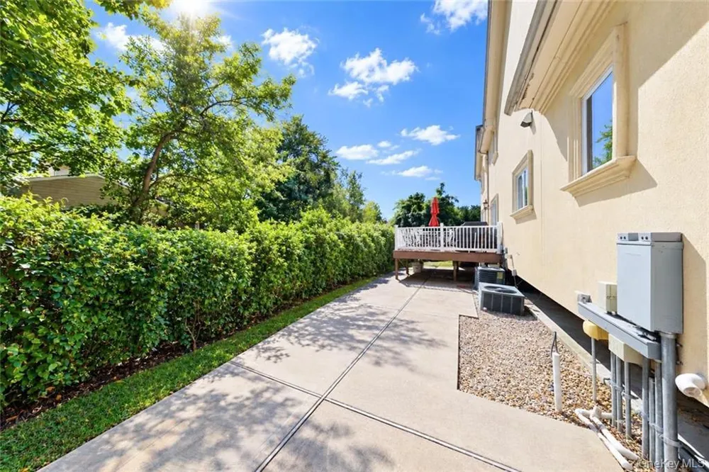 78 Eleanor Street Staten Island, NY 10306