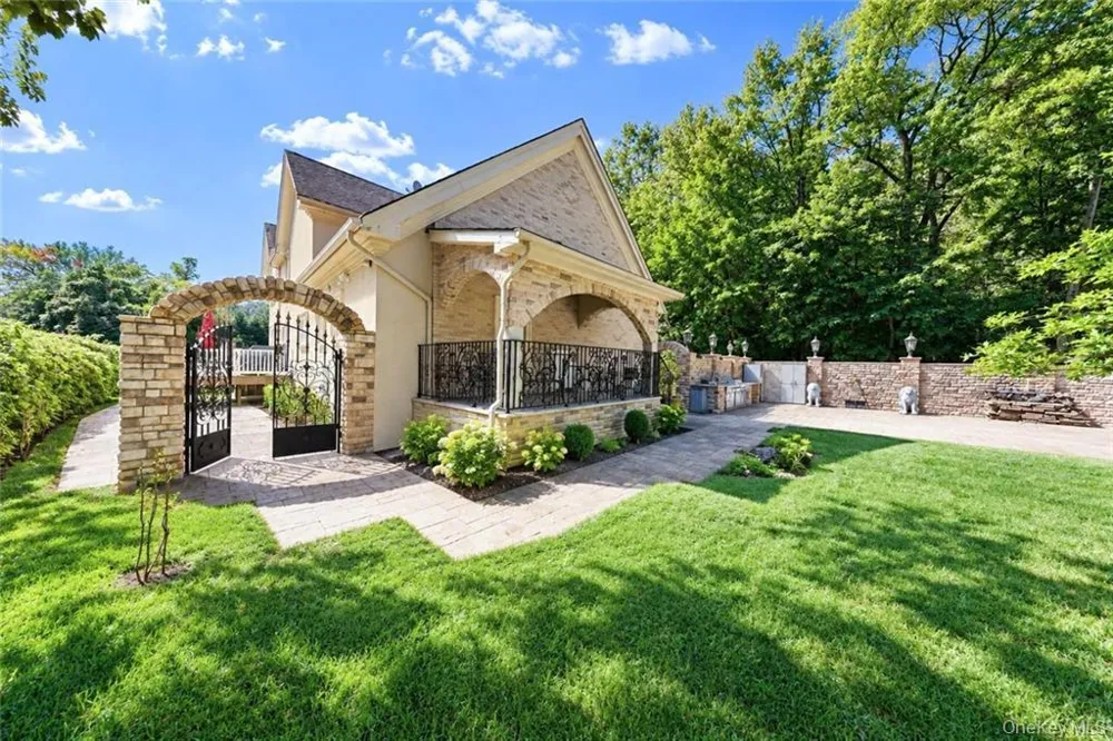 78 Eleanor Street Staten Island, NY 10306