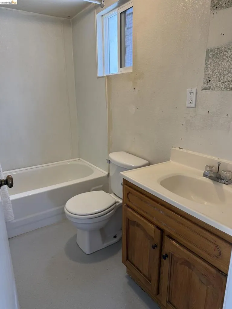 249 15Th St Richmond, CA 94801