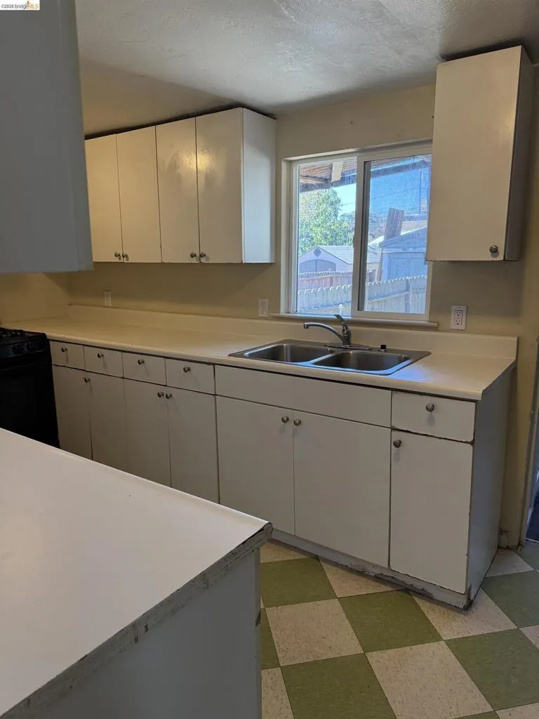 249 15Th St Richmond, CA 94801