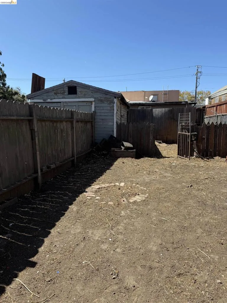 249 15Th St Richmond, CA 94801