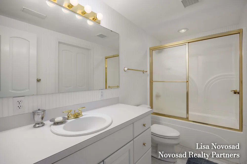 3589 Charlevoix Drive SE Grand Rapids, MI 49546