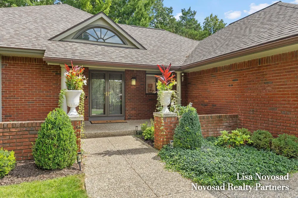 3589 Charlevoix Drive SE Grand Rapids, MI 49546