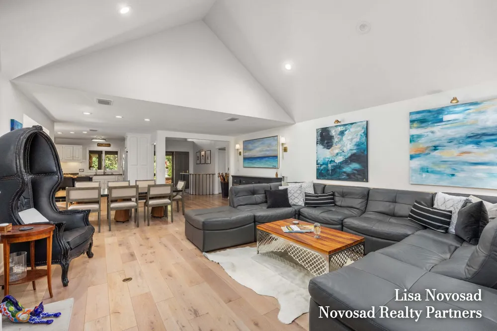 3589 Charlevoix Drive SE Grand Rapids, MI 49546