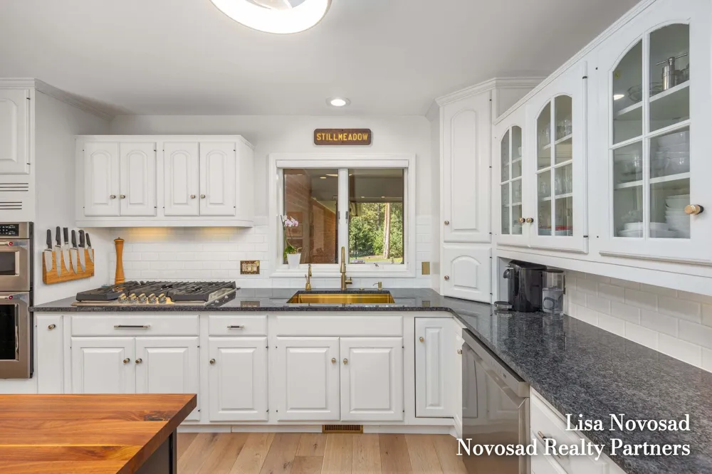 3589 Charlevoix Drive SE Grand Rapids, MI 49546
