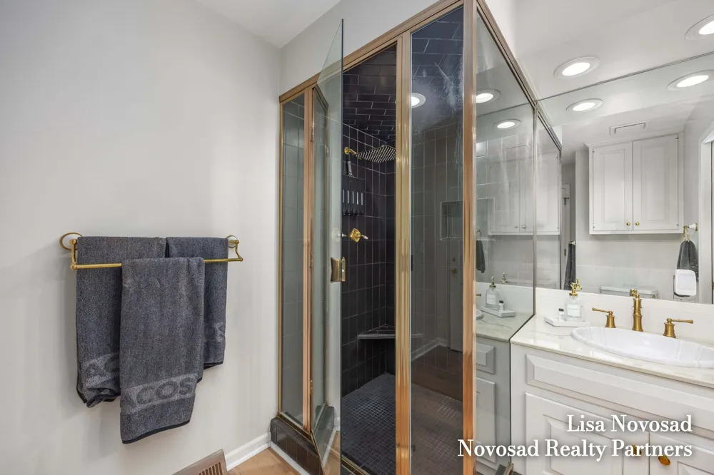 3589 Charlevoix Drive SE Grand Rapids, MI 49546