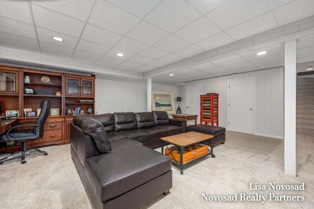 3589 Charlevoix Drive SE Grand Rapids, MI 49546