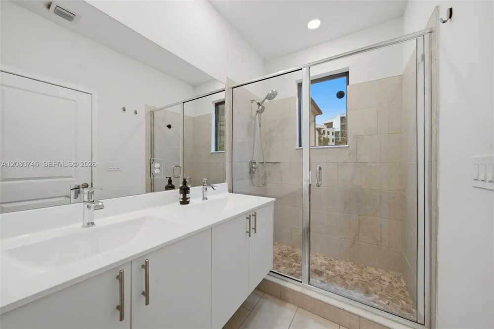 4519 NW 84th Ave Doral, FL 33166