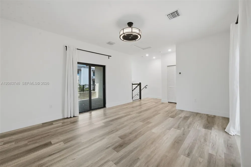 4519 NW 84th Ave Doral, FL 33166