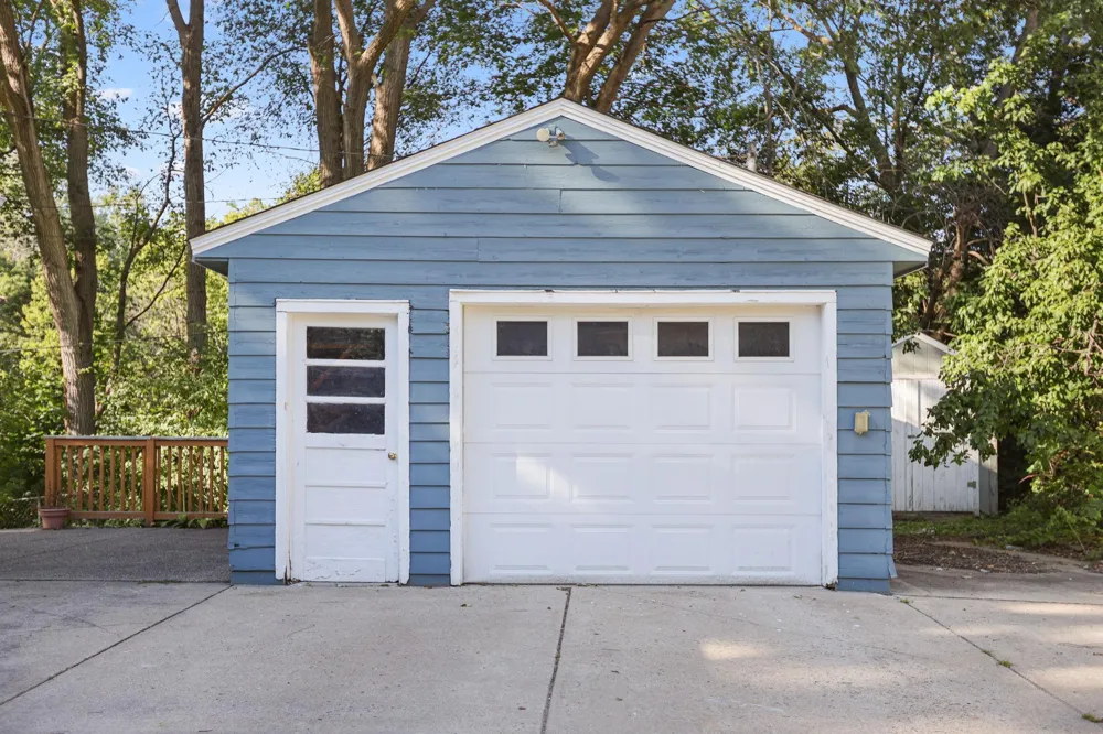 416 3rd Street NE Faribault, MN 55021