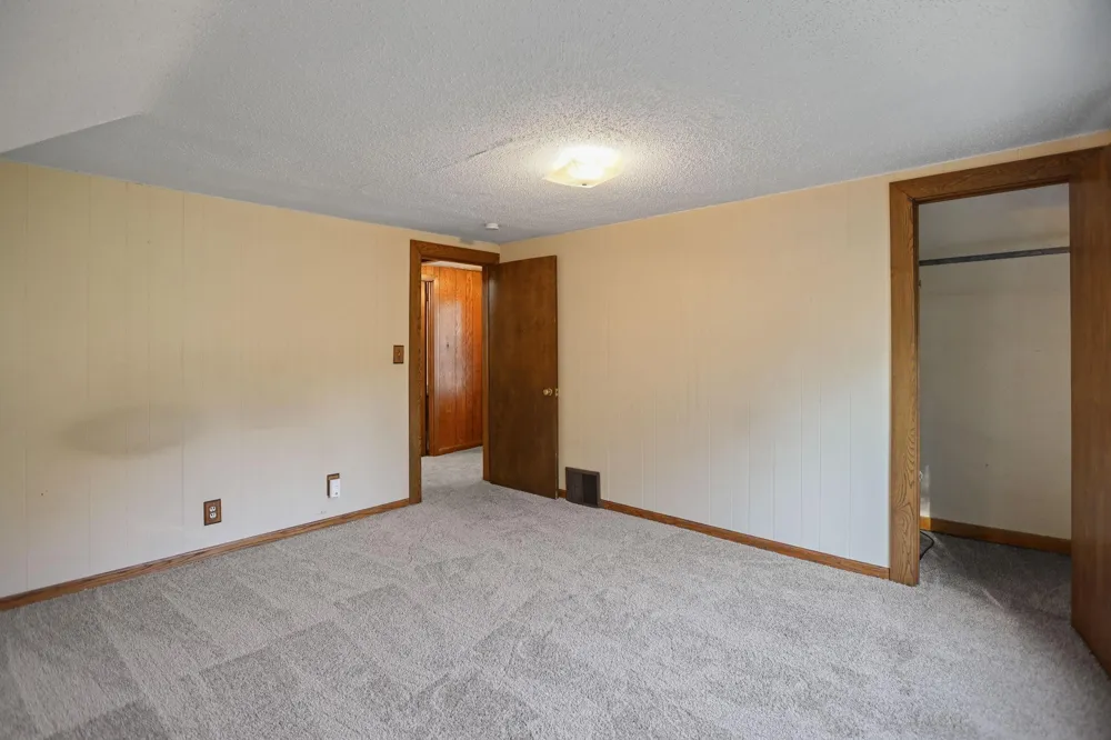 416 3rd Street NE Faribault, MN 55021