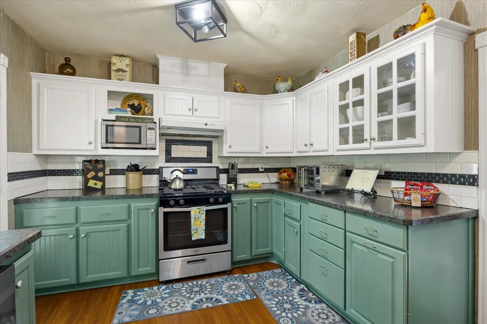 1002 W Pearl Street Granbury, TX 76048