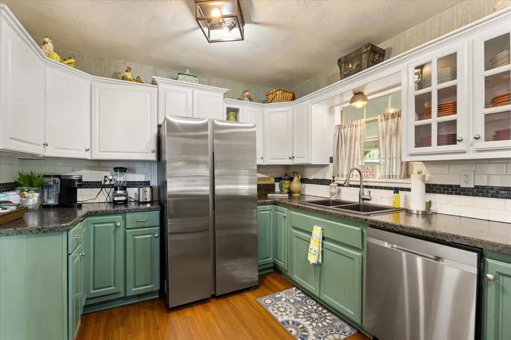 1002 W Pearl Street Granbury, TX 76048