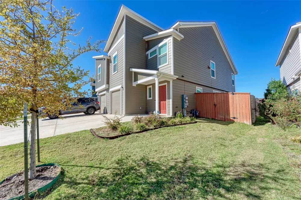 12112 Scarlet Sleeve Way Del Valle, TX 78617