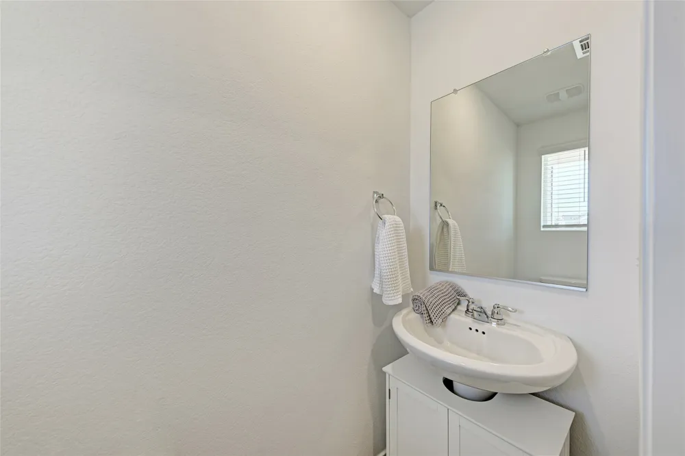 12112 Scarlet Sleeve Way Del Valle, TX 78617