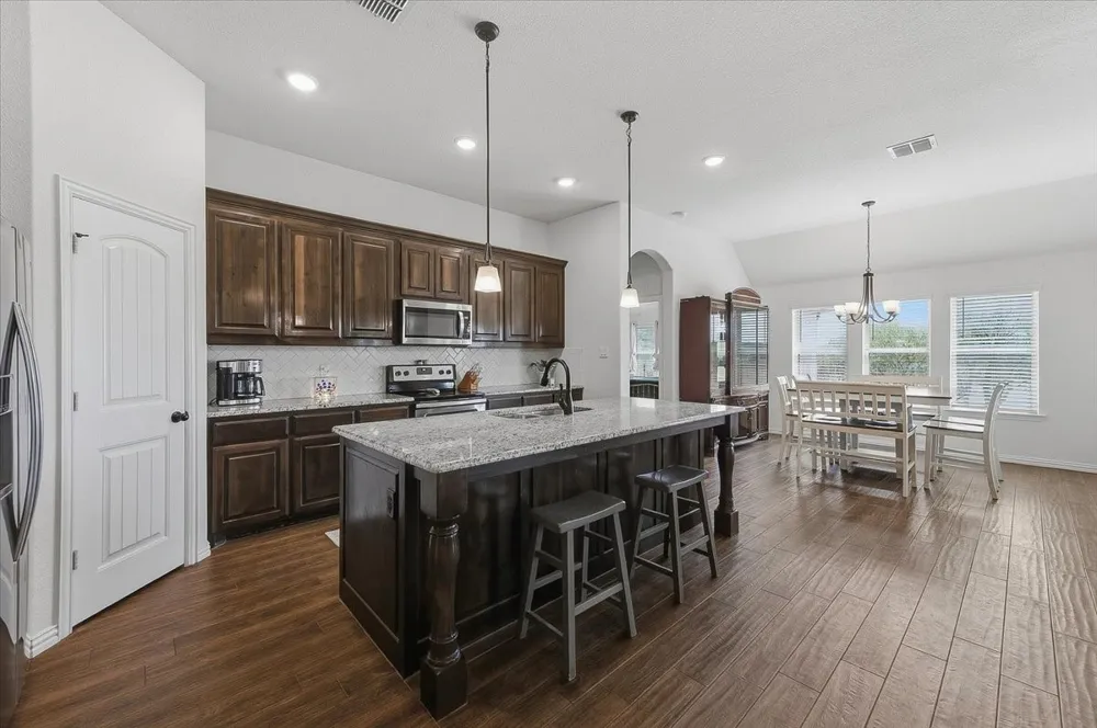 122 Post Oak Way Weatherford, TX 76087