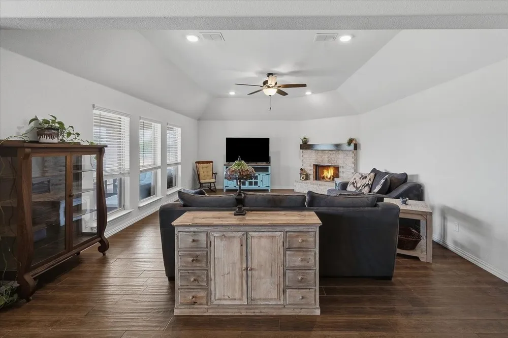122 Post Oak Way Weatherford, TX 76087