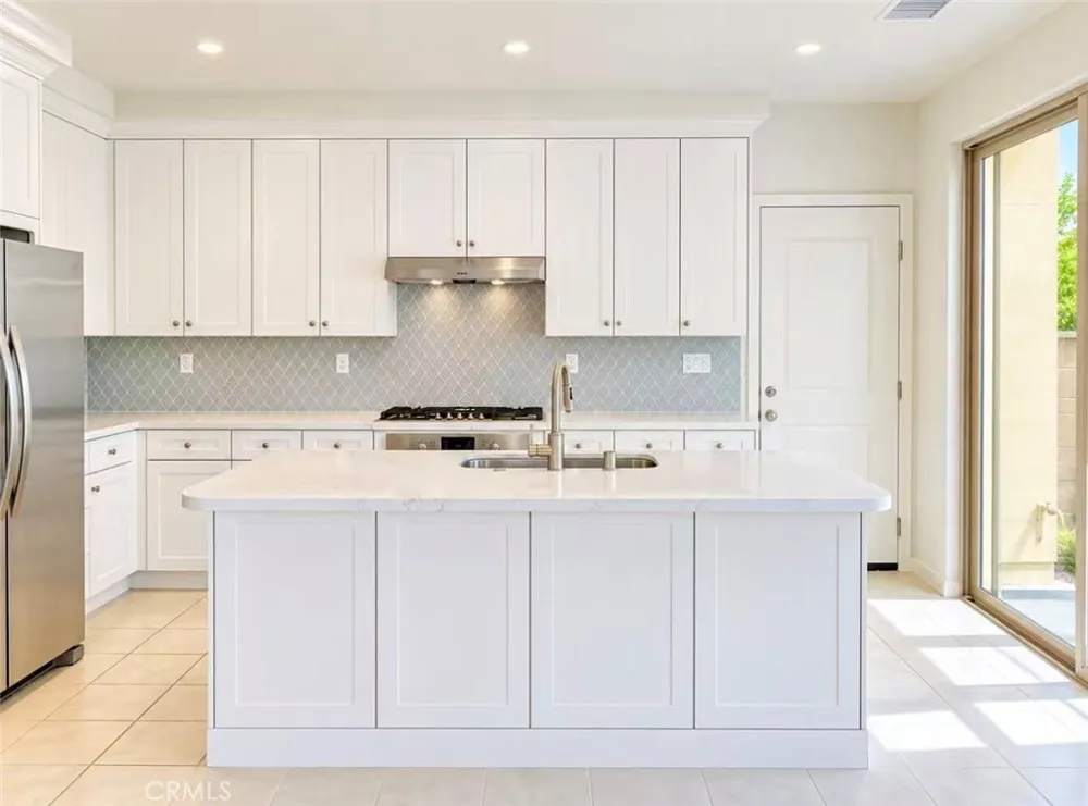112 Newburry Irvine, CA 92618