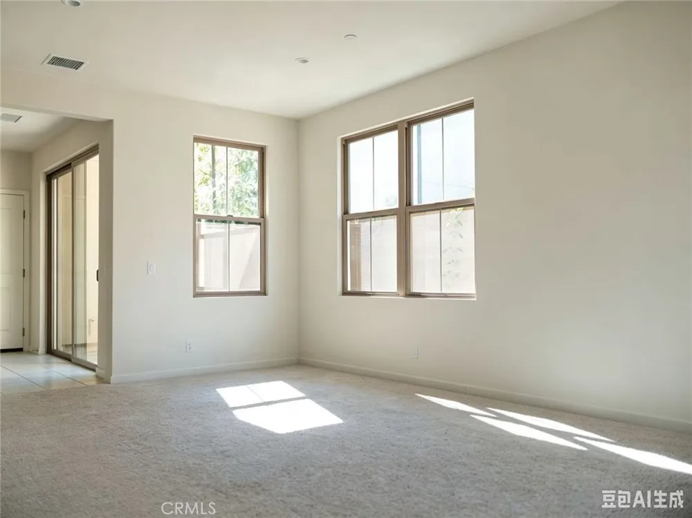 112 Newburry Irvine, CA 92618